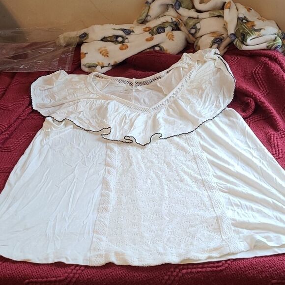 Maurice's top   - Picture 1 of 4